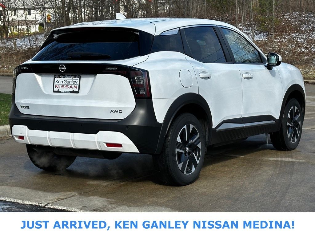 2025 Nissan Kicks SV