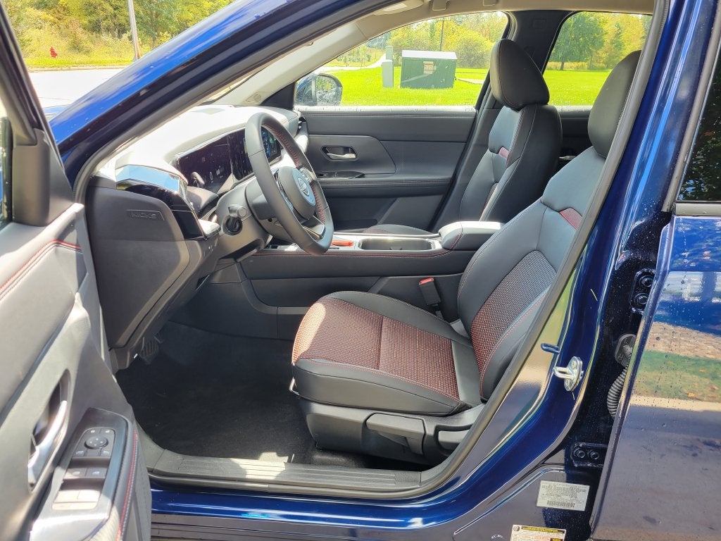 2027 Nissan Kicks SR