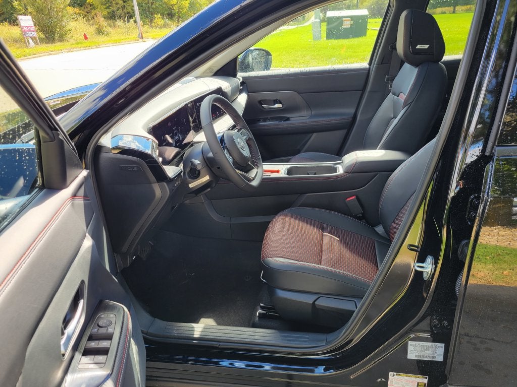 2027 Nissan Kicks SR