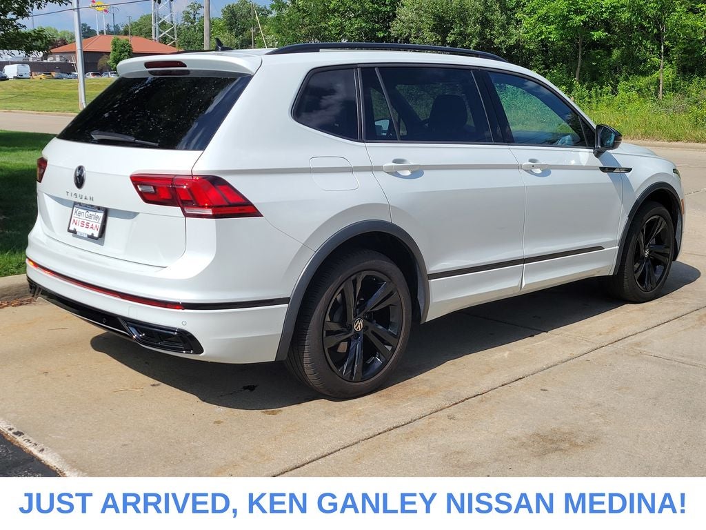 2024 Volkswagen Tiguan 2.0T SE R-Line Black