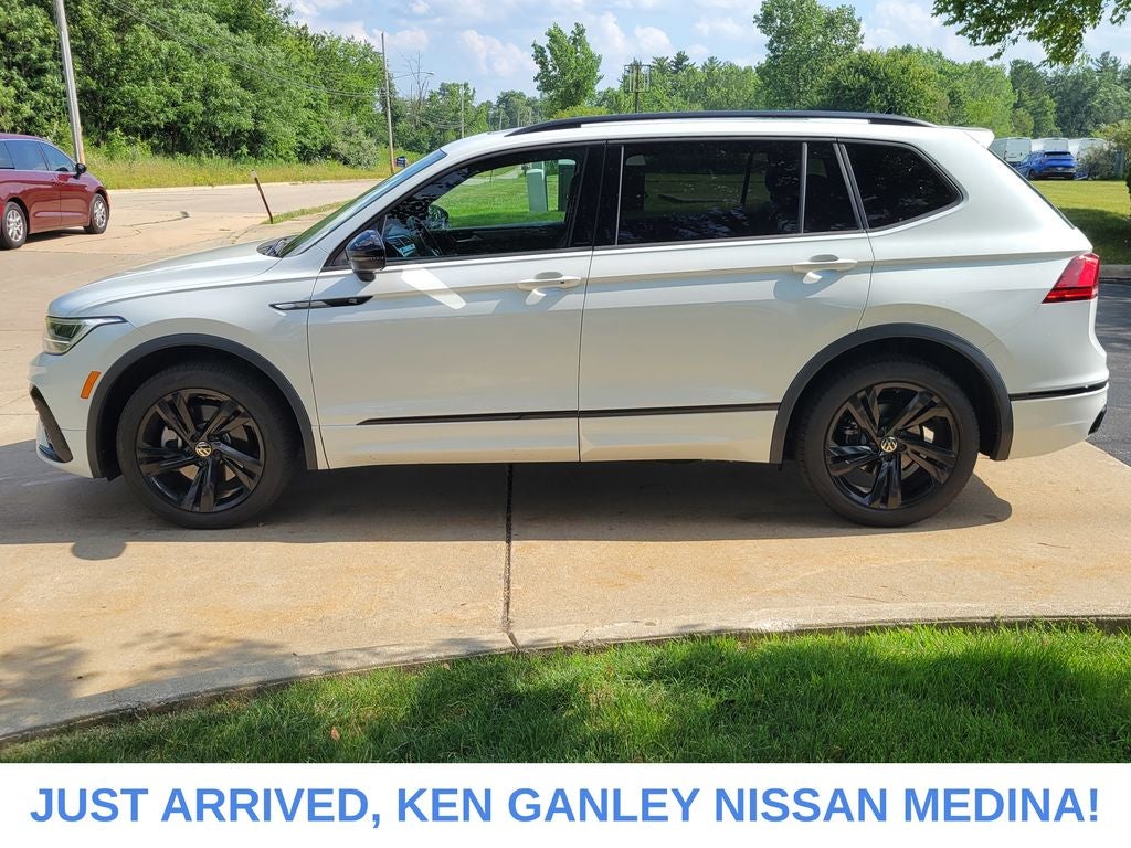 2024 Volkswagen Tiguan 2.0T SE R-Line Black