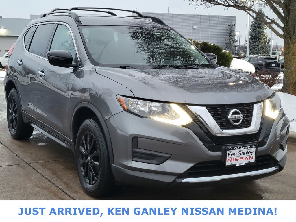 2017 Nissan Rogue SV
