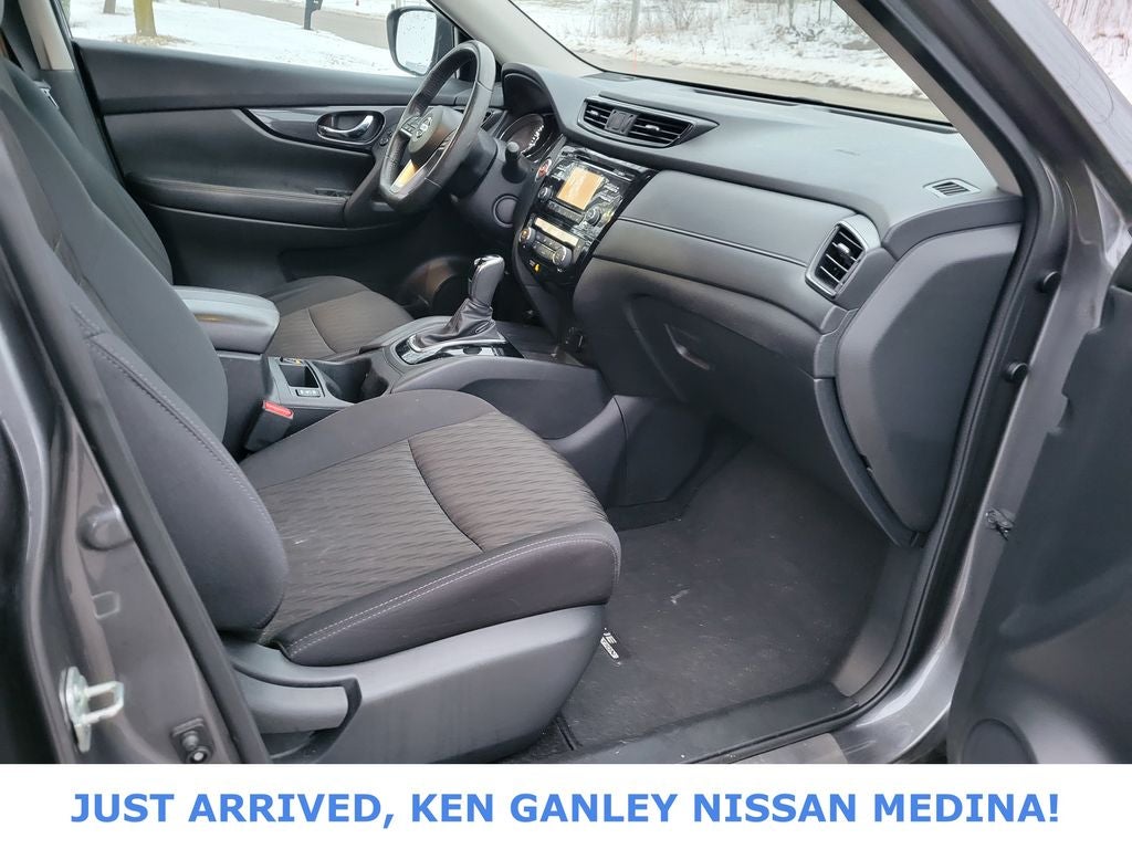 2017 Nissan Rogue SV