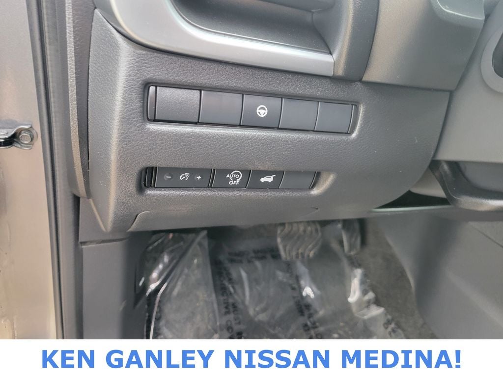 2025 Nissan Rogue SV