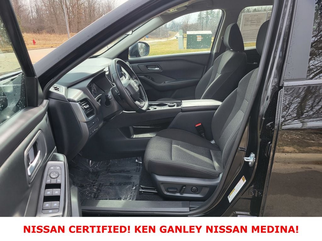 2025 Nissan Rogue SV