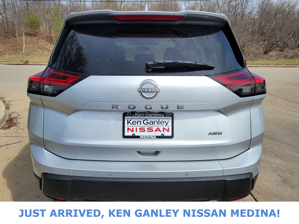 2025 Nissan Rogue SV