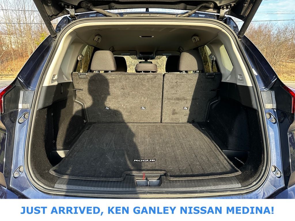 2025 Nissan Rogue SV