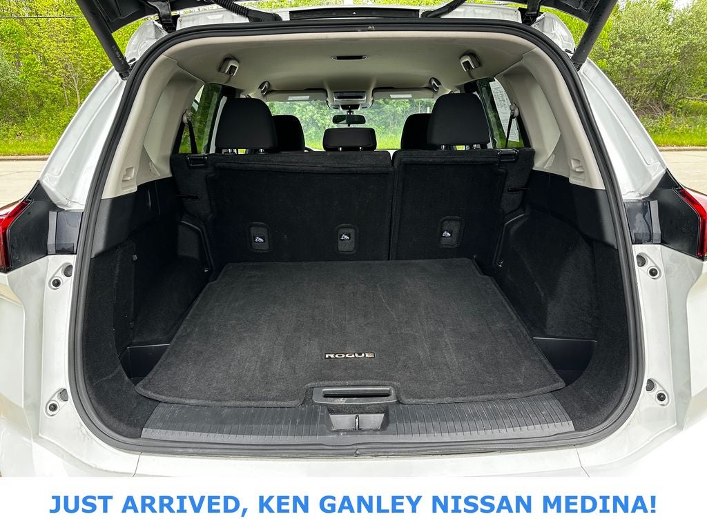 2025 Nissan Rogue SV