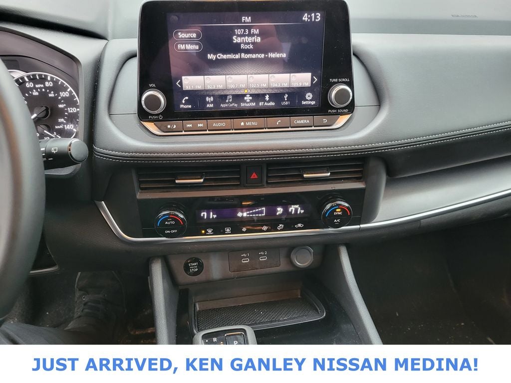 2025 Nissan Rogue SV