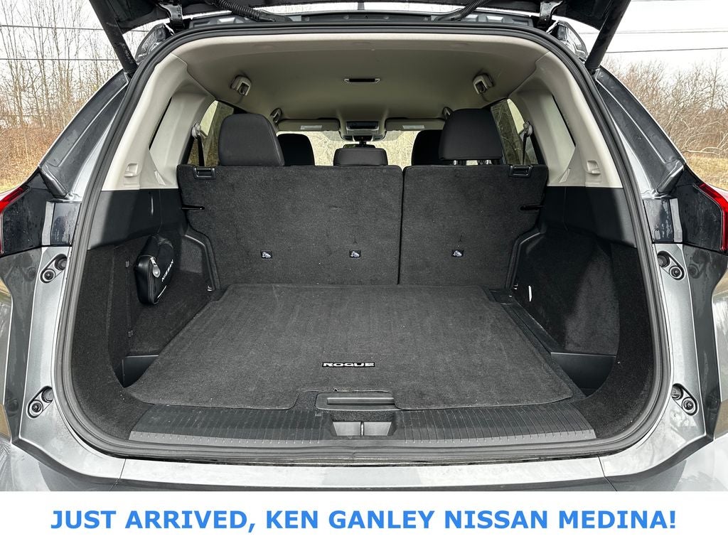 2025 Nissan Rogue SV