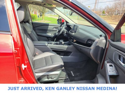 2024 Nissan Rogue SL