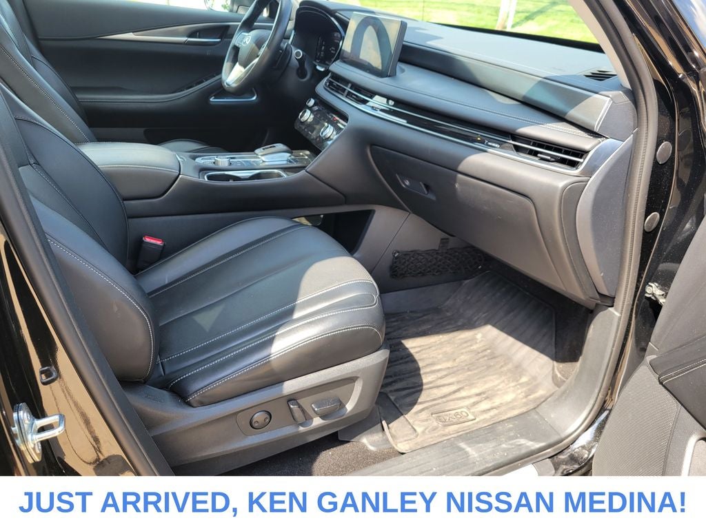 2023 INFINITI QX60 LUXE