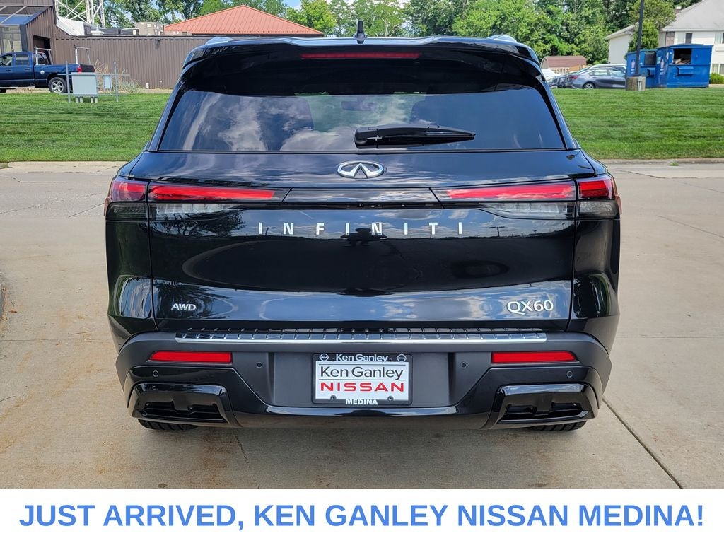 2023 INFINITI QX60 LUXE