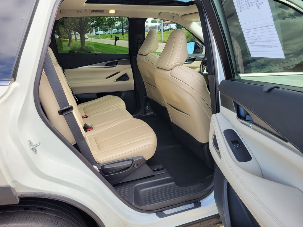 2023 INFINITI QX60 LUXE