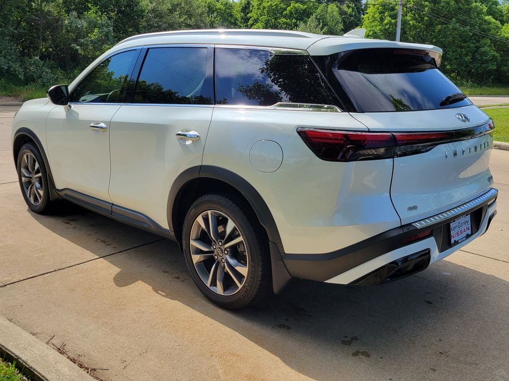 2023 INFINITI QX60 LUXE
