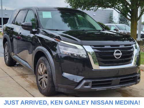 2022 Nissan Pathfinder S