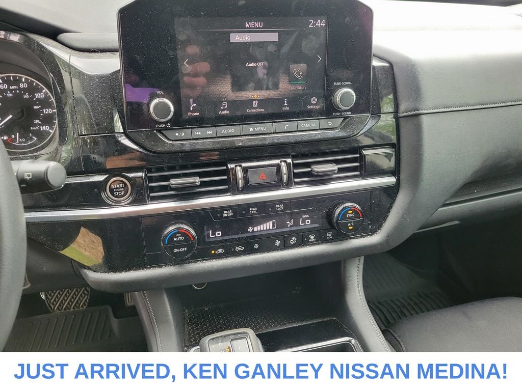 2022 Nissan Pathfinder S