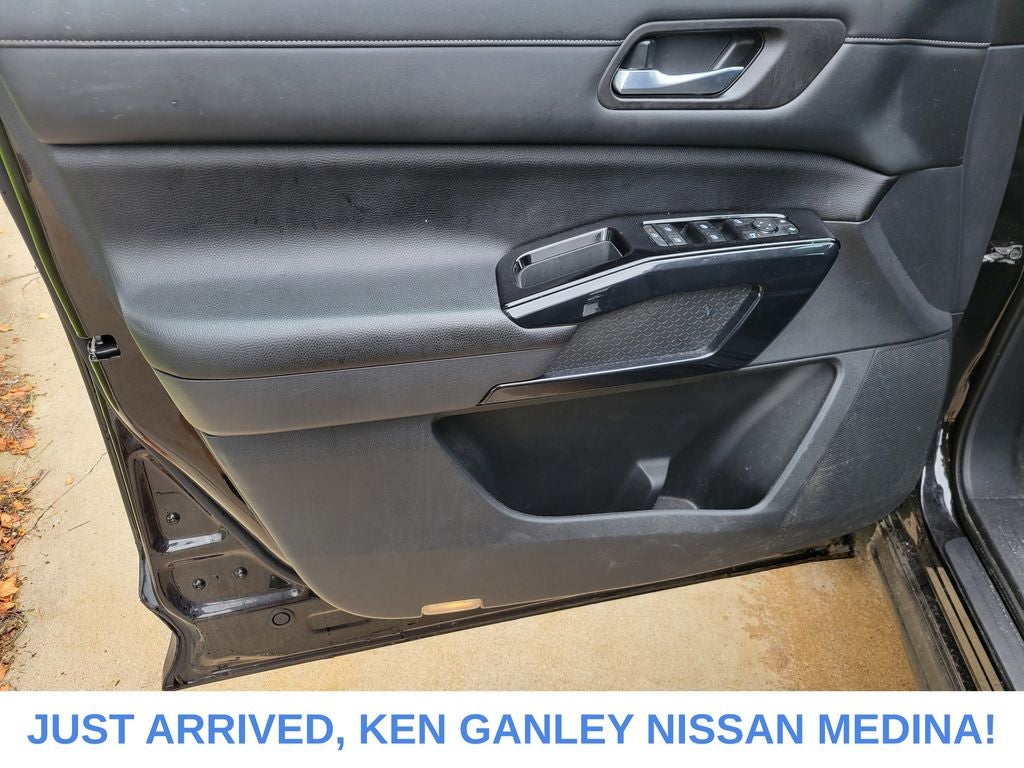 2022 Nissan Pathfinder S