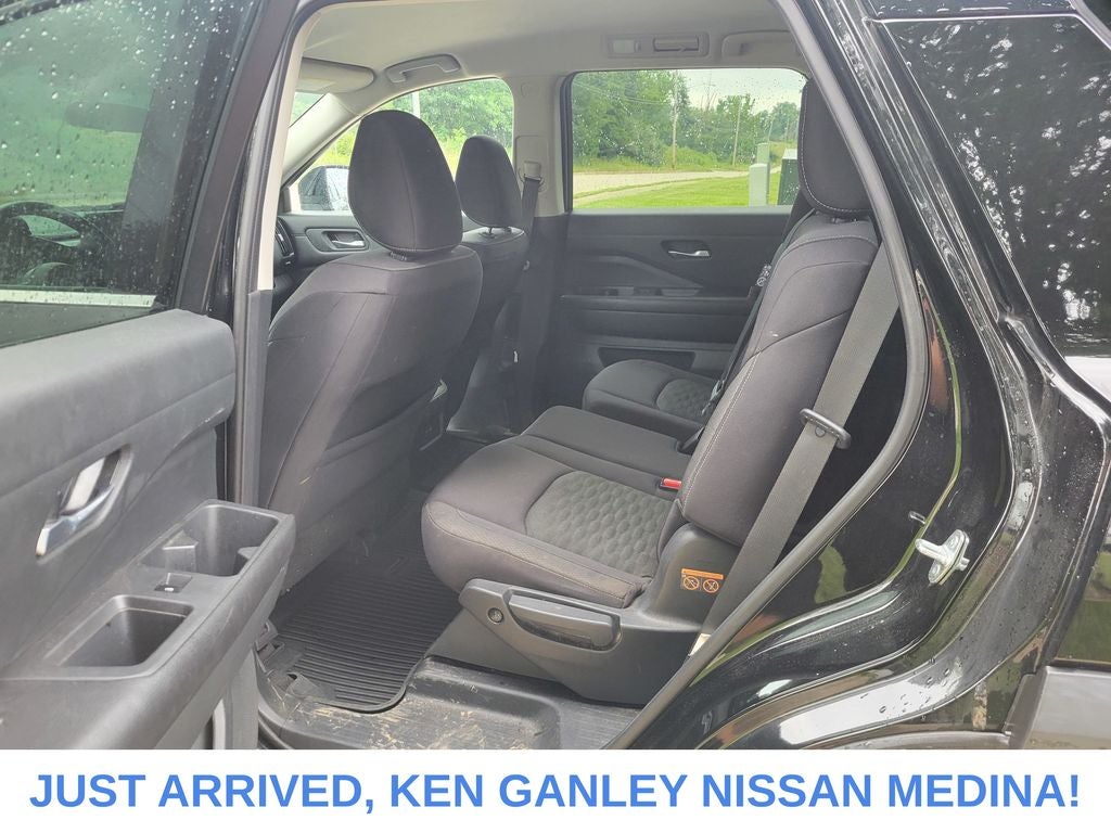 2022 Nissan Pathfinder S