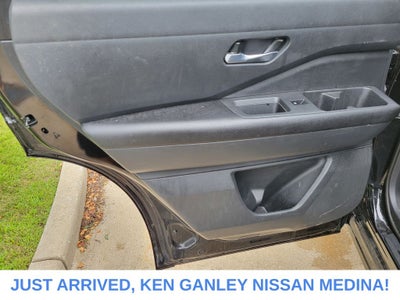 2022 Nissan Pathfinder S