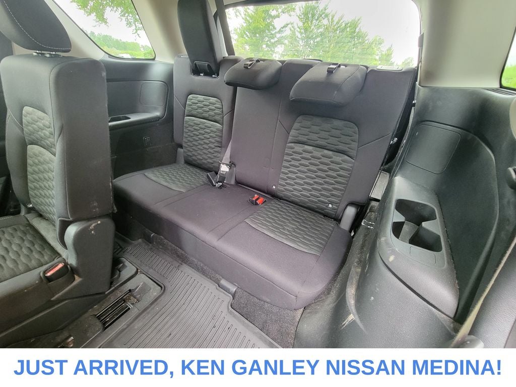 2022 Nissan Pathfinder S