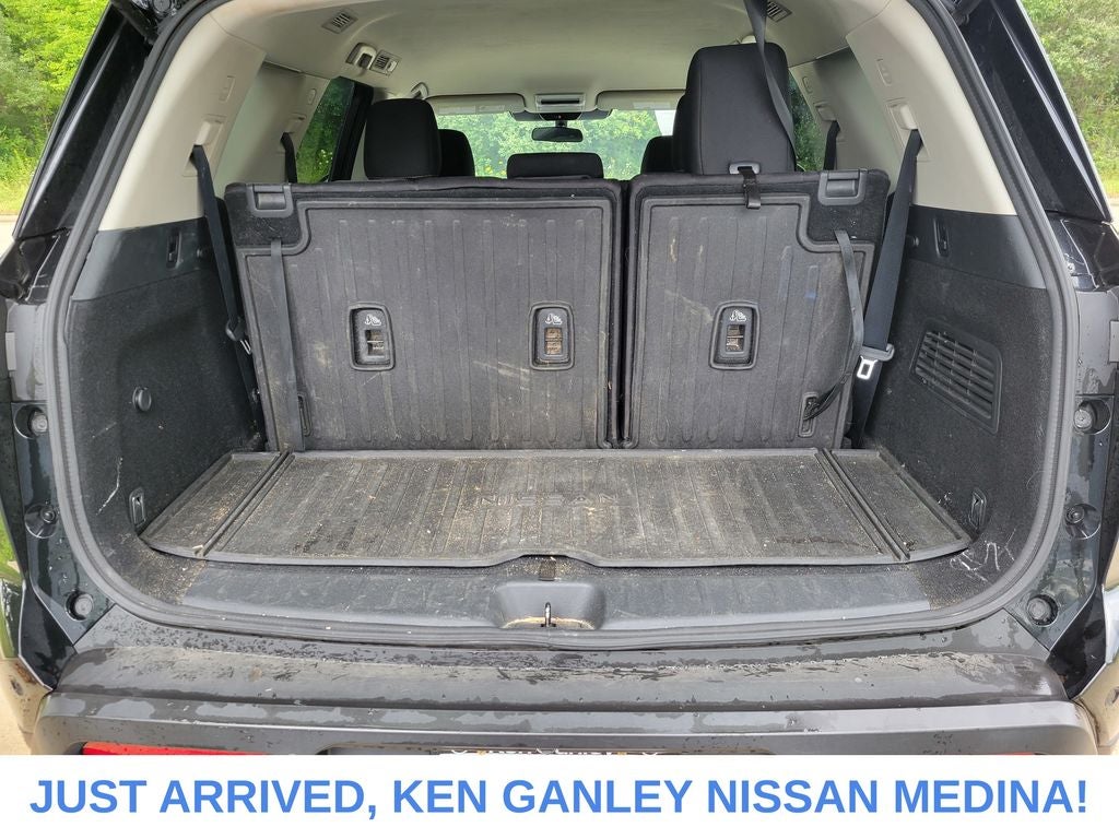 2022 Nissan Pathfinder S