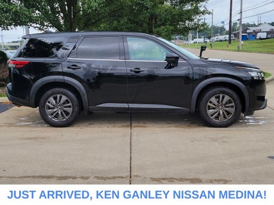 2022 Nissan Pathfinder S