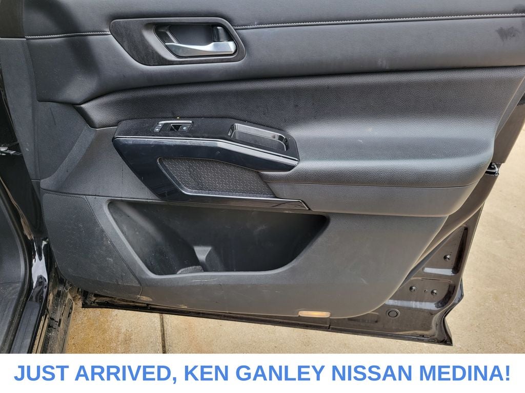 2022 Nissan Pathfinder S