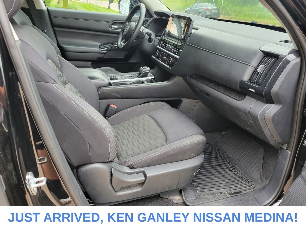 2022 Nissan Pathfinder S