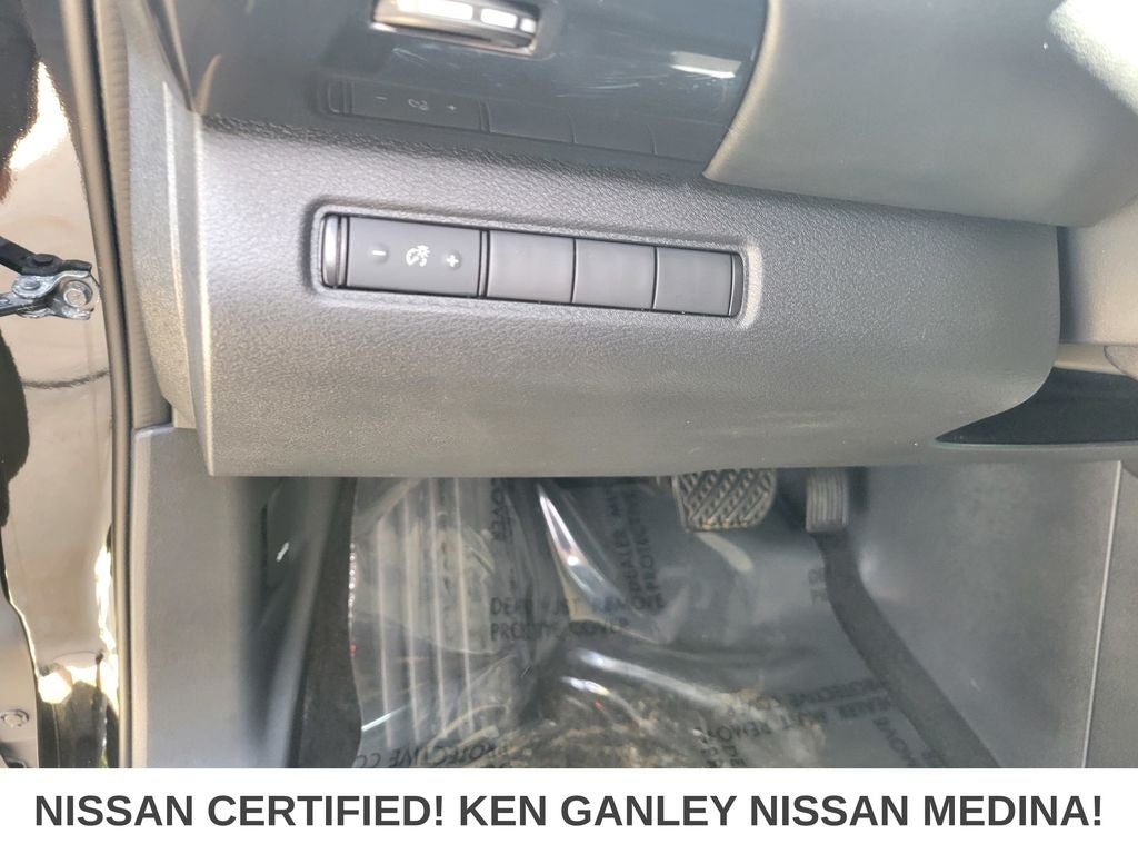 2022 Nissan Pathfinder S