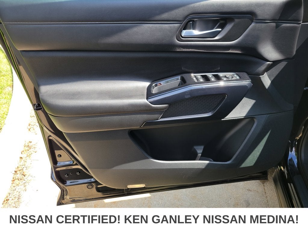 2022 Nissan Pathfinder S