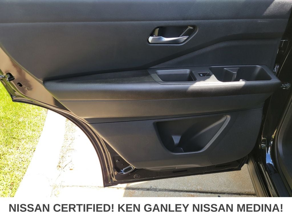 2022 Nissan Pathfinder S