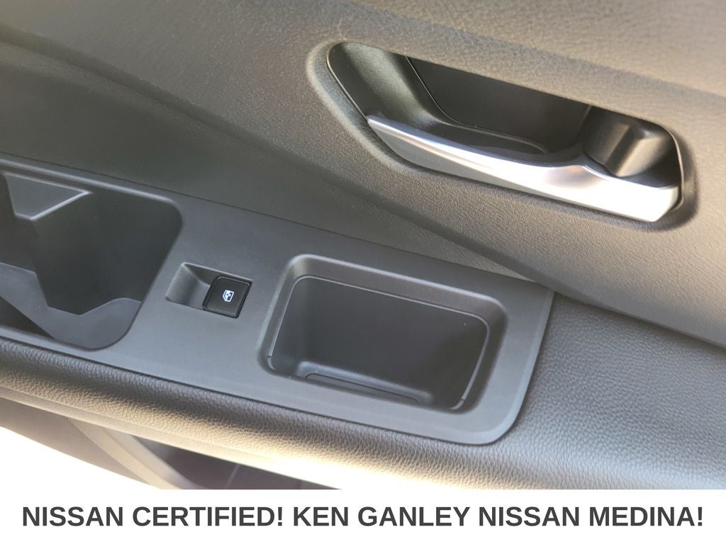 2022 Nissan Pathfinder S