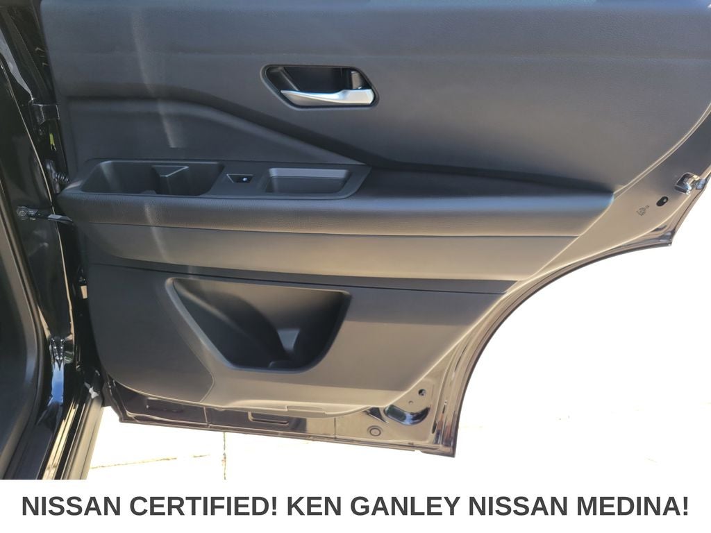 2022 Nissan Pathfinder S