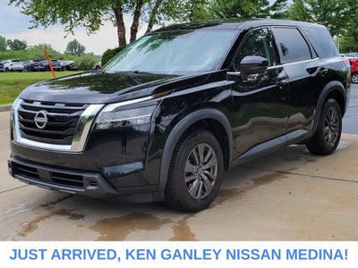 2022 Nissan Pathfinder S