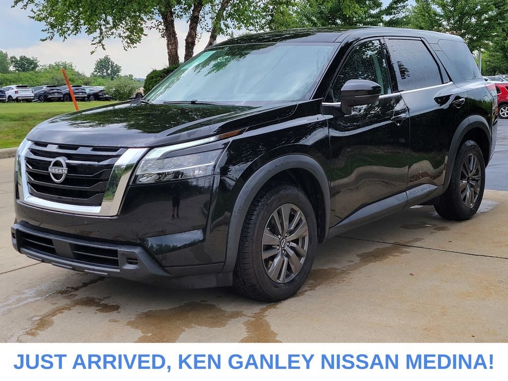 2022 Nissan Pathfinder S