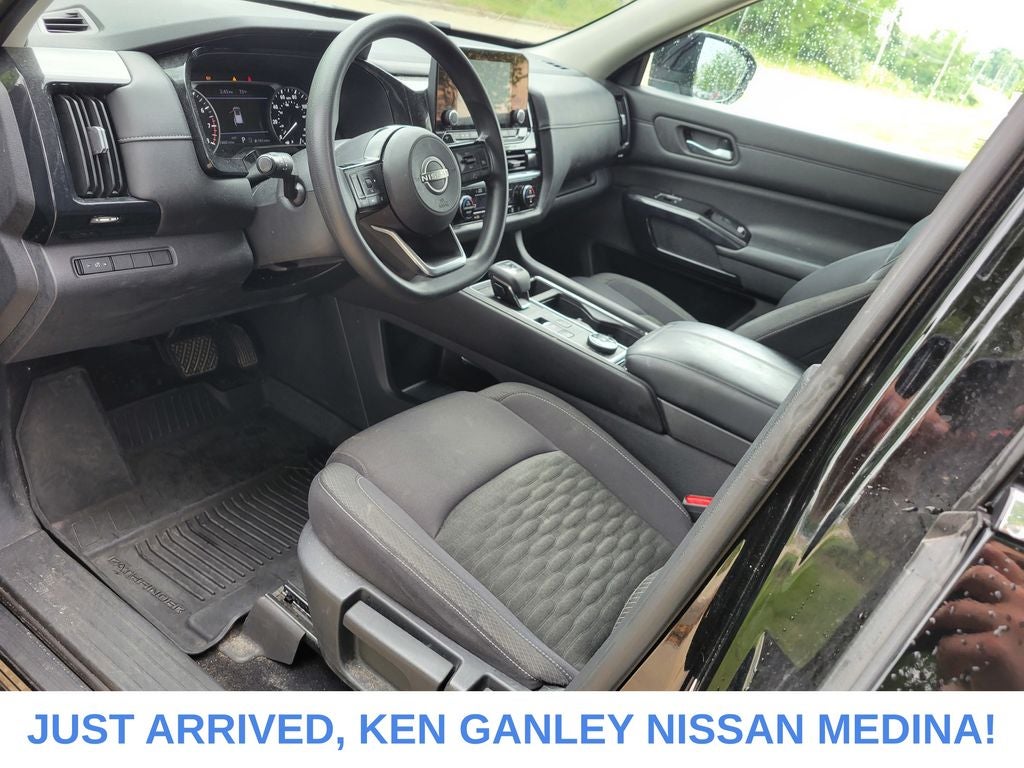 2022 Nissan Pathfinder S