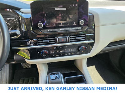 2023 Nissan Pathfinder SV