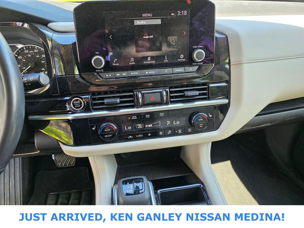 2023 Nissan Pathfinder SV