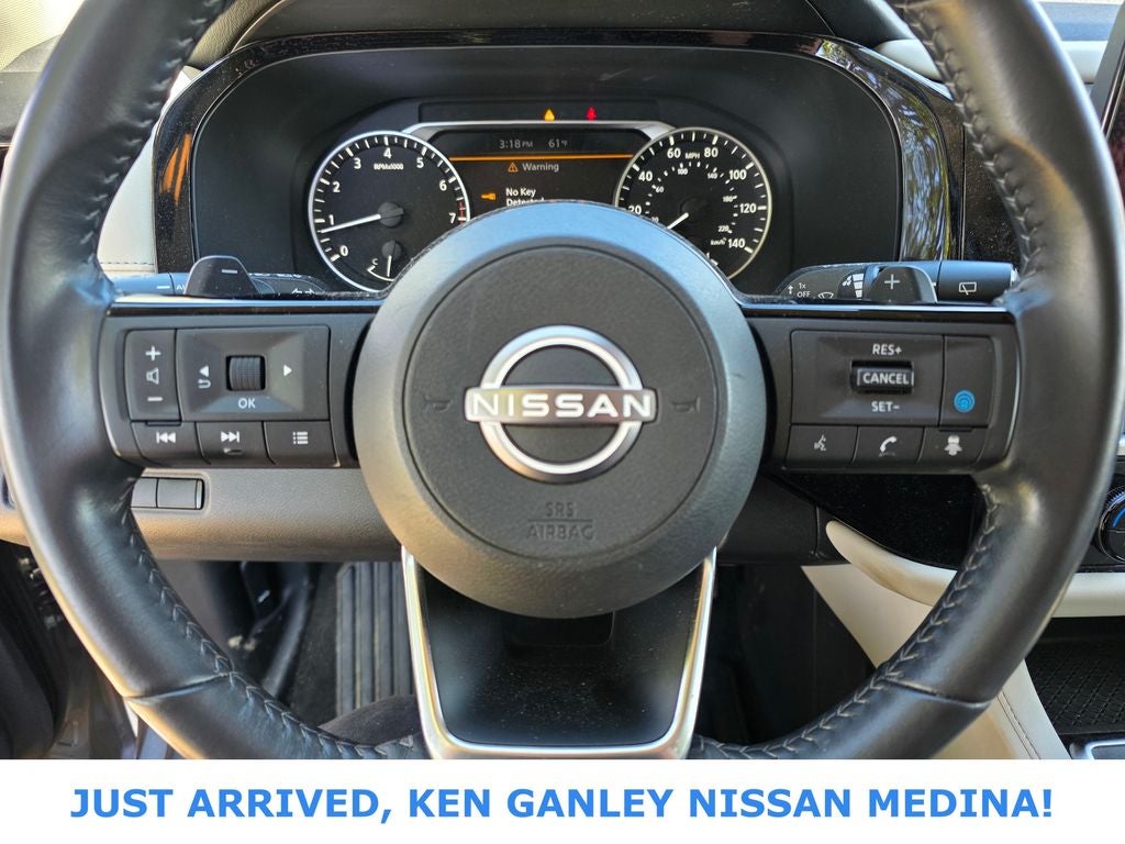 2023 Nissan Pathfinder SV
