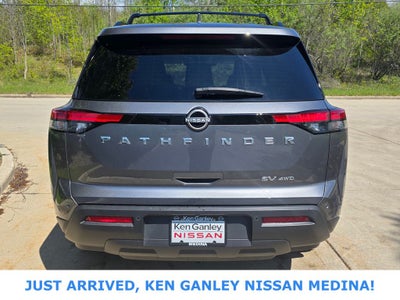 2023 Nissan Pathfinder SV