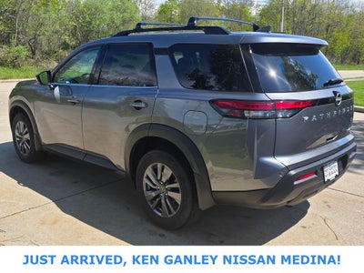 2023 Nissan Pathfinder SV