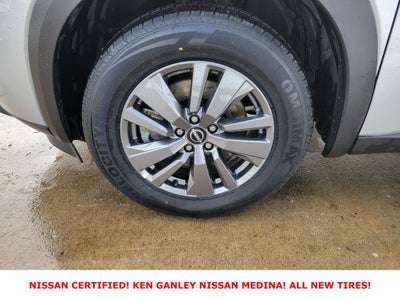 2025 Nissan Pathfinder SV