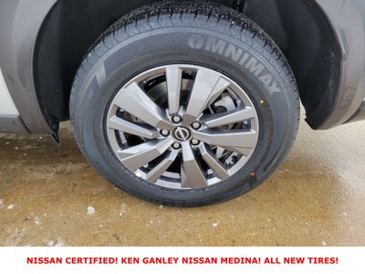 2025 Nissan Pathfinder SV