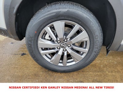 2025 Nissan Pathfinder SV