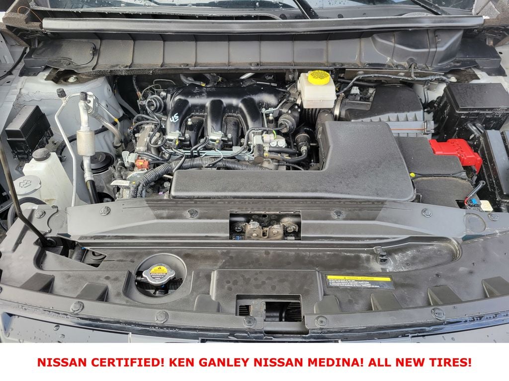 2025 Nissan Pathfinder SV