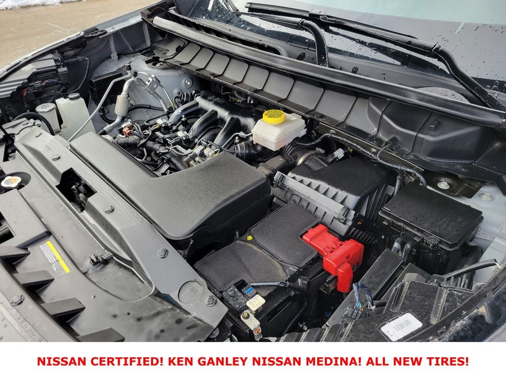 2025 Nissan Pathfinder SV