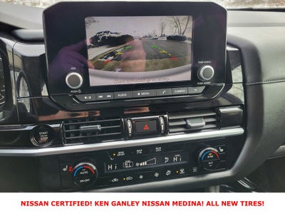 2025 Nissan Pathfinder SV