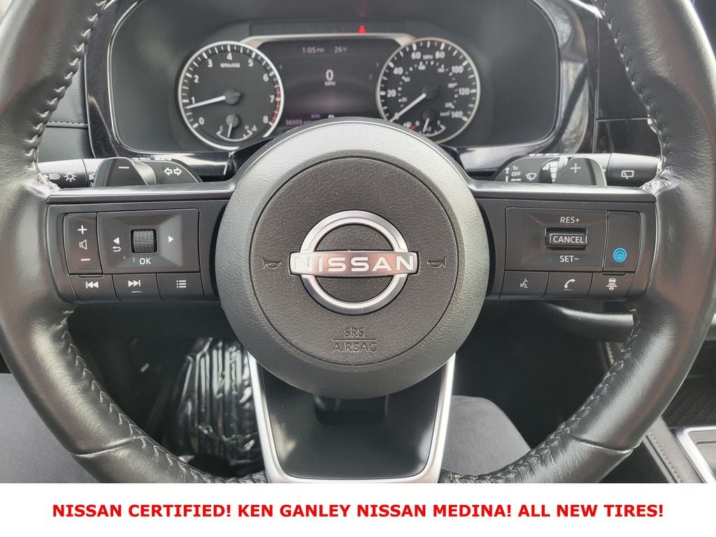 2025 Nissan Pathfinder SV