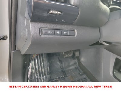 2025 Nissan Pathfinder SV